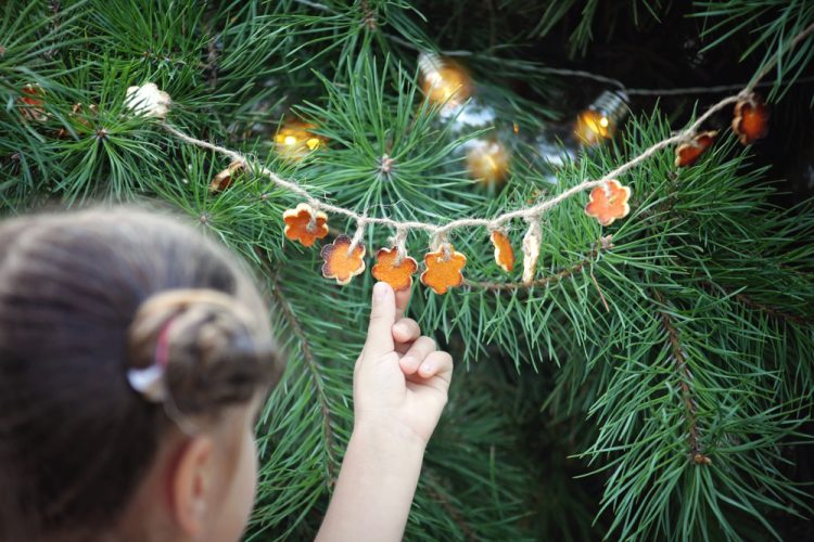 DIY déco sapin de Noël - Décoration Maison et Idées déco Peinture par Pièce